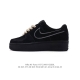 耐克 Nike Air Force 1 '07 Low 空军一号含气垫 低帮百搭厚底增高休闲运动板鞋。柔软、弹性十足的缓震性能和出色的中底设计，横跨复古与现代的
