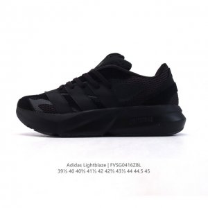 公司级 阿迪达斯 Adidas 流光跑鞋Lightblaze超轻防滑跑鞋男款新款轻运动鞋，Adidas Sportswear 专为 Z 时代流动青年打造的舒适极
