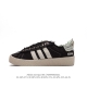 真标 Adidas 阿迪达斯 男女鞋真标半码制，原楦开发版型，采用棉质帆布组合环保纤维革鞋面材质，原档案开发铝楦楦型，正确硫化组合鞋底 每次人气都不低澳洲时尚品
