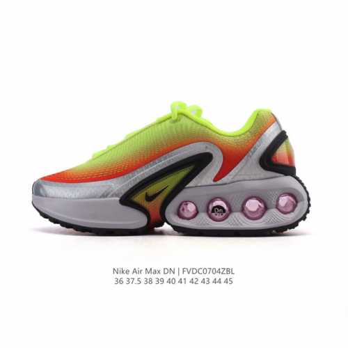 全新Nike Air Max Dn 运动鞋 时尚跑步鞋，豆荚造型气垫吸睛！鞋面采用织物材质打造，提供舒适的穿着体验。这款鞋不仅具有时尚的外观，还融合了许多经典的