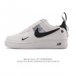 耐克 Nike Air Force 1 '07 空军一号含气垫 小白鞋 低帮百搭厚底增高休闲运动板鞋。柔软、弹性十足的缓震性能和出色的中底设计，横跨复古与现代的