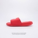 斯图西联名款stussy X Nike Benassi 拖鞋 一字拖男女凉拖鞋沙滩鞋 一直广受青睐的nike Sportswear 主打单品搭载了独具特色的鞋款