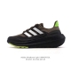 公司级 阿迪达斯 Adidas Ultraboost Light轻弹系列低帮袜套式针织透气缓震休闲运动慢跑鞋，爆米花，搭载Light Boost中底的Ultra