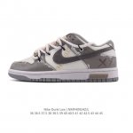 公司级 耐克 Nike Dunk Low Retro 运动鞋复古板鞋 解构绑带 双鞋带，作为 80 年代经典篮球鞋款，起初专为硬木球场打造，后来成为席卷街头的时