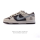 公司级 耐克 Nike Dunk Low Retro 运动鞋复古板鞋2025年新款 解构绑带 双鞋带，作为 80 年代经典篮球鞋款，起初专为硬木球场打造，后来成