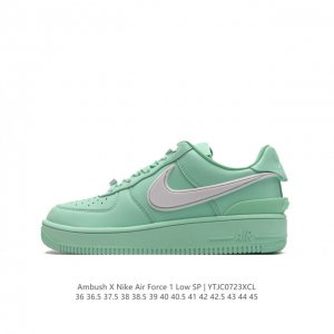 真标 耐克 空军一号 Af1 低帮休闲板鞋 Ambush X Nk Air Force 1'07 Low Sp 空军一号联名标志性的swoosh延伸至鞋跟之外，