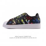 阿迪达斯 Adidas Superstar 2025年新款鞋子 蛇年新款经典贝壳头系列 新款休闲板鞋潮流男女士运动鞋 。鞋面柔软皮革拼接材质 标志性的贝壳鞋头，