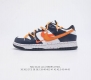 耐克 Nike Dunk Low 运动鞋复古解构绑带板鞋 作为 80 年代经典篮球鞋款 起初专为硬木球场打造 后来成为席卷街头的时尚标杆 现以经典细节和复古篮球