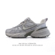 公司级 Nike 耐克 V2K Run 减震防滑 复古低帮运动跑步鞋 超火复古跑鞋，采用太空革组合呼吸网眼布鞋面材质，搭载正确4层组合底模，嵌入Tpu加固稳定模