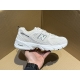 Kz神版特价new Balance Nb530 新百伦复古透气跑步鞋 抛弃过往以皮革为主的人气轮廓 以极具复古风范的跑鞋外观呈现 设计上全鞋以简约清爽的纯白色作