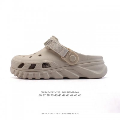 公司级 Crocs 沙滩洞洞鞋 榴莲造型鞋面男女士休闲厚底增高凉拖鞋 卡骆驰明星同款 厚底增高凸显大长腿沙滩鞋 选择尺码时 建议选大一码 脚感更舒适 这款没有鞋