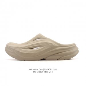 新款 Hoka One One 夏季沙滩拖鞋 洞洞鞋 包头凉拖鞋 家居休闲拖鞋一体成型 一字拖厚底增高踩屎感凉拖鞋。Hoka在超厚中底方面的积累 让它跑在了其他