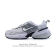 公司级 Nike 耐克 V2K Run 减震防滑 复古低帮运动跑步鞋 超火复古跑鞋，采用太空革组合呼吸网眼布鞋面材质，搭载正确4层组合底模，嵌入Tpu加固稳定模
