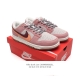 Nb系列耐克 男女鞋 Nike Dunk Low Se “85” 双勾√ 运动滑板鞋 复古板鞋，尽情迈步，彰显个性风采。鞋身左右侧均配有皮革质双Swooshes