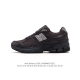 公司级 新百伦 New Balance 2002R 跑鞋 男女运动鞋 潮老爹鞋。沿袭了面世之初的经典科技，以 Encap 中底配以升级版 N-Ergy 缓震物料