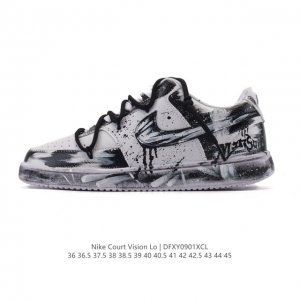 公司级 耐克Nike Court Vision Low 校园风低帮复古篮球板鞋运动鞋 解构绑带 双鞋带。延续80年代复古篮球鞋，添加学院风细节。皮革组合鞋面，利