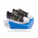 阿迪达斯 Adidas Superstar 2025年新款鞋子 蛇年新款经典贝壳头系列 新款休闲板鞋潮流男女士运动鞋 。鞋面柔软皮革拼接材质 标志性的贝壳鞋头，