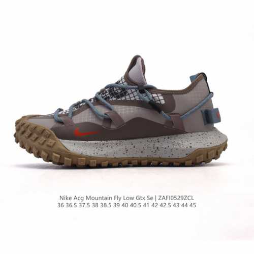耐克 Nike Acg Mountain Fly Low Gtx Se 男女子运动鞋户外登山徒步鞋。采用匠心设计，打造耐穿迅疾风格，让你在沙漠、峡谷和深山中探险