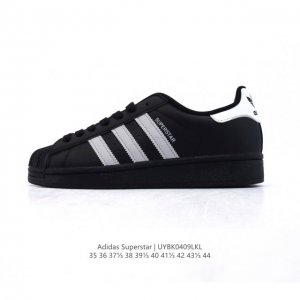 阿迪达斯 Adidas Superstar 三叶草经典贝壳头系列 新款休闲板鞋潮流男女士运动鞋 。鞋面柔软皮革材质 标志性的贝壳鞋头，锯齿三条纹，简约的线条。就