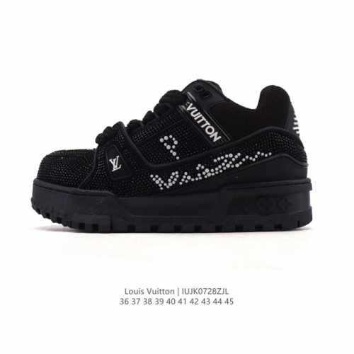 公司级 路易威登 Louis Vuitton Lv路易威登板鞋 2025年新款 闪亮钻石鞋面 时尚运动鞋潮厚底增高男女同款板鞋。舒适防滑底和百搭性霸屏整个时尚娱