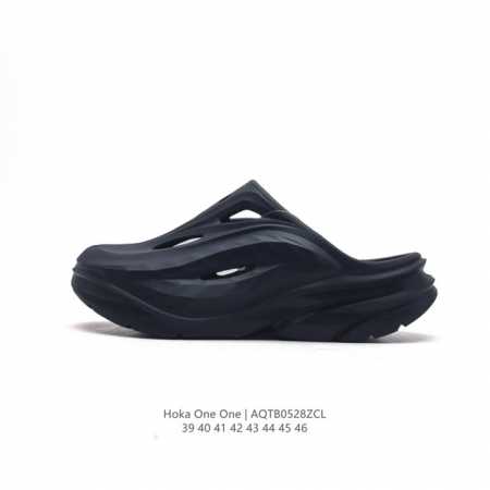 Hoka One One 夏季沙滩拖鞋 洞洞鞋 包头凉拖鞋 一体成型 一字拖厚底增高踩屎感凉拖鞋。Hoka在超厚中底方面的积累 让它跑在了其他厂商的前面 推出的 - 点击图像关闭