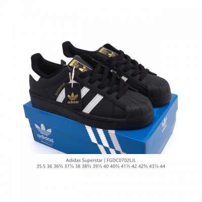 阿迪达斯 Adidas Superstar 2025年新款鞋子 蛇年新款经典贝壳头系列 新款休闲板鞋潮流女士运动鞋 。鞋面柔软皮革拼接材质 标志性的贝壳鞋头，简