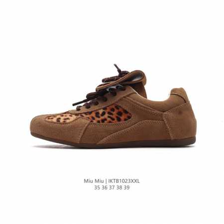 公司级 MIU MIU 女鞋 2024ss 时尚帆布鞋面休闲运动板鞋，所有细节都跟柜上一致：包括鞋面面料，刻印logo，鞋底材质，楦头鞋型，鞋盒包装，请区别于l - 点击图像关闭