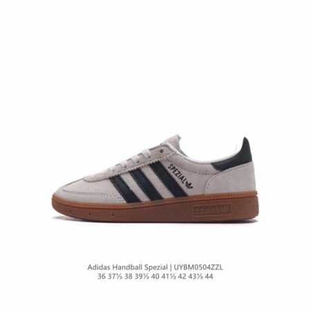 阿迪达斯 Adidas Handball Spezial 三叶草学院风复古休闲板鞋 德训鞋 橡胶底柔软皮革经典运动鞋板鞋。圆头、缝合拼接设计、正面绑带、鞋舌部位 - 点击图像关闭