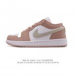 耐克 乔丹Air Jordan 1 Low Aj1 乔1 乔丹1代Aj1 低帮复古文化休闲运动篮球鞋。从1985 年面世的元年款汲取设计灵感，采用简洁大方的经典