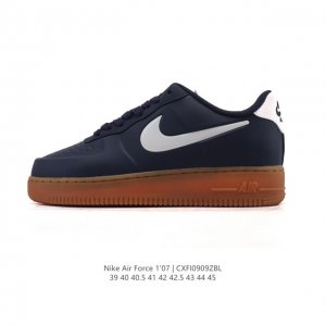 耐克 Nike Air Force 1 '07 Low 空军一号含气垫 小白鞋 低帮百搭厚底增高休闲运动板鞋。柔软、弹性十足的缓震性能和出色的中底设计，横跨复古