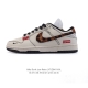 公司级 耐克 Nike Dunk Low Retro 运动鞋复古板鞋2025年新款，作为 80 年代经典篮球鞋款，起初专为硬木球场打造，后来成为席卷街头的时尚标