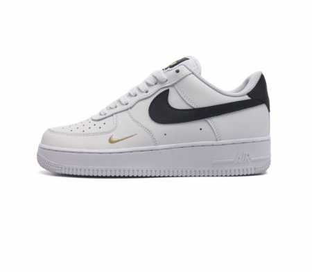 头层皮 耐克 Nike Air Force 1 React Qs 空军一号 低帮 含气垫百搭休闲运动板鞋 柔软 弹性十足的缓震性能和出色的中底设计 横跨复古与现 - 点击图像关闭