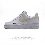 耐克Nike Air Force 1 Low 空军一号 Af1 小白鞋 低帮百搭厚底增高休闲运动板鞋。柔软、弹性十足的缓震性能和出色的中底设计，横跨复古与现代的