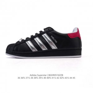 阿迪达斯 新款 Adidas Superstar 三叶草 经典贝壳头系列 新款休闲板鞋潮流男女士运动鞋 鞋面柔软皮革材质 标志性的贝壳鞋头 锯齿三条纹 简约的线
