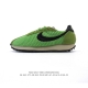 stussy X Nike联手推出Ld- 0 运动鞋时尚跑步鞋，给夏日带来一抹清爽。Stussy 与 Nike 两大品牌携手，于 年盛夏之际，重磅推出1977年