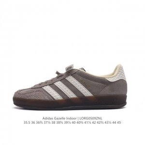 Kx版本 阿迪达斯 Adidas Originals Gazelle Indoor 复古三叶草防滑透明橡胶板鞋经典运动鞋。这款经典鞋,忠于原版设计,缀撞色三条纹