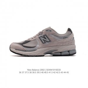 新百伦 New Balance 2002R 跑鞋 男女运动鞋厚底老爹鞋。沿袭了面世之初的经典科技，以 ENCAP 中底配以升级版 N-ERGY 缓震物料。鞋面则