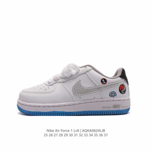 童鞋 耐克 Nike Air Force 1 '07 Low 空军一号含气垫 低帮百搭厚底增高休闲儿童运动板鞋。柔软、弹性十足的缓震性能和出色的中底设计，横跨复