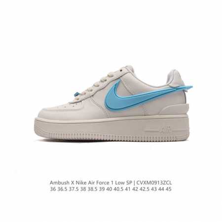 耐克 空军一号 Af1 低帮休闲板鞋 Ambush X Nk Air Force 7 Low Sp 空军一号联名标志性的swoosh延伸至鞋跟之外，鞋舌和鞋垫上 - 点击图像关闭