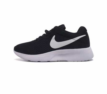 耐克 Nike 休闲鞋2023年新款wmns Nike Tanjun时尚百搭运动鞋 Nike耐克wmns Nike Tanjun 复刻鞋 采用透气网布织物鞋面 - 点击图像关闭