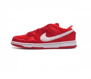公司级 耐克nike Dunk Low 板鞋 Sb系列经典百搭休闲运动滑板鞋 加厚鞋舌的填充 使舒适性大大提升 同时也更方便穿脱中底部分则加入了脚感柔软舒适zo