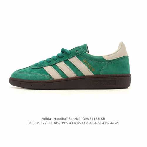 阿迪达斯 Adidas Handball Spezial 低帮三叶草学院风复古休闲板鞋 德训鞋 橡胶底柔软皮革拼接经典运动鞋板鞋。圆头、缝合拼接设计、正面绑带、