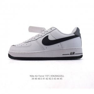 耐克 Nike Air Force 7 Low 空军一号含气垫 小白鞋 低帮百搭厚底增高休闲运动板鞋。柔软、弹性十足的缓震性能和出色的中底设计，横跨复古与现代的