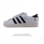 阿迪达斯 Adidas Superstar 2025年新款鞋子 蛇年新款经典贝壳头系列 新款休闲板鞋潮流男女士运动鞋 。鞋面柔软皮革拼接材质 标志性的贝壳鞋头，
