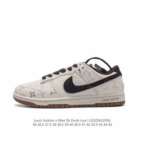 公司级nk Dunk Low Lv路易威登-米黑牛仔 周年高端定制 低帮休闲板鞋 #海外官方同步发售，鞋底侧边镶嵌上louis Vuitton名牌凸显尊贵，鞋盒