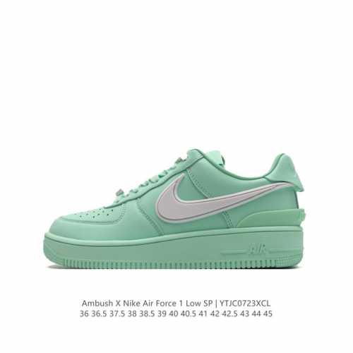 真标 耐克 空军一号 Af1 低帮休闲板鞋 Ambush X Nk Air Force 1'07 Low Sp 空军一号联名标志性的swoosh延伸至鞋跟之外，