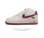 耐克 Nike Air Force 1 '07空军一号经典篮球鞋休闲运动鞋 穿上 Air Force 1 '07 运动鞋革新经典篮球鞋 助你踢踩跳跺 滑步旋转