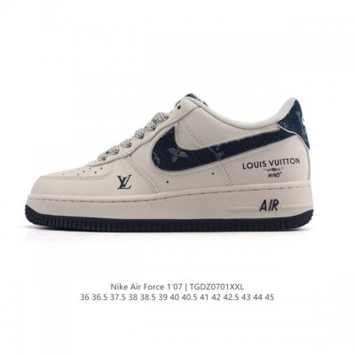 公司级 耐克 Nike Air Force 1 '07 Low 空军一号含气垫 小白鞋 低帮百搭厚底增高休闲运动板鞋。柔软、弹性十足的缓震性能和出色的中底设计，