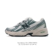 New Balance Mr740 新百伦nb系列复古老爹风休闲运动慢跑鞋。采用轻质牛剖革拼接透气网眼衬垫织物鞋面材质 T-Beam大底提供足步弓支撑 保持步态