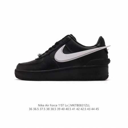 耐克 空军一号 Af1 低帮休闲板鞋 Ambush X Nk Air Force 7 Low Sp 空军一号联名标志性的swoosh延伸至鞋跟之外，鞋舌和鞋垫上 - 点击图像关闭